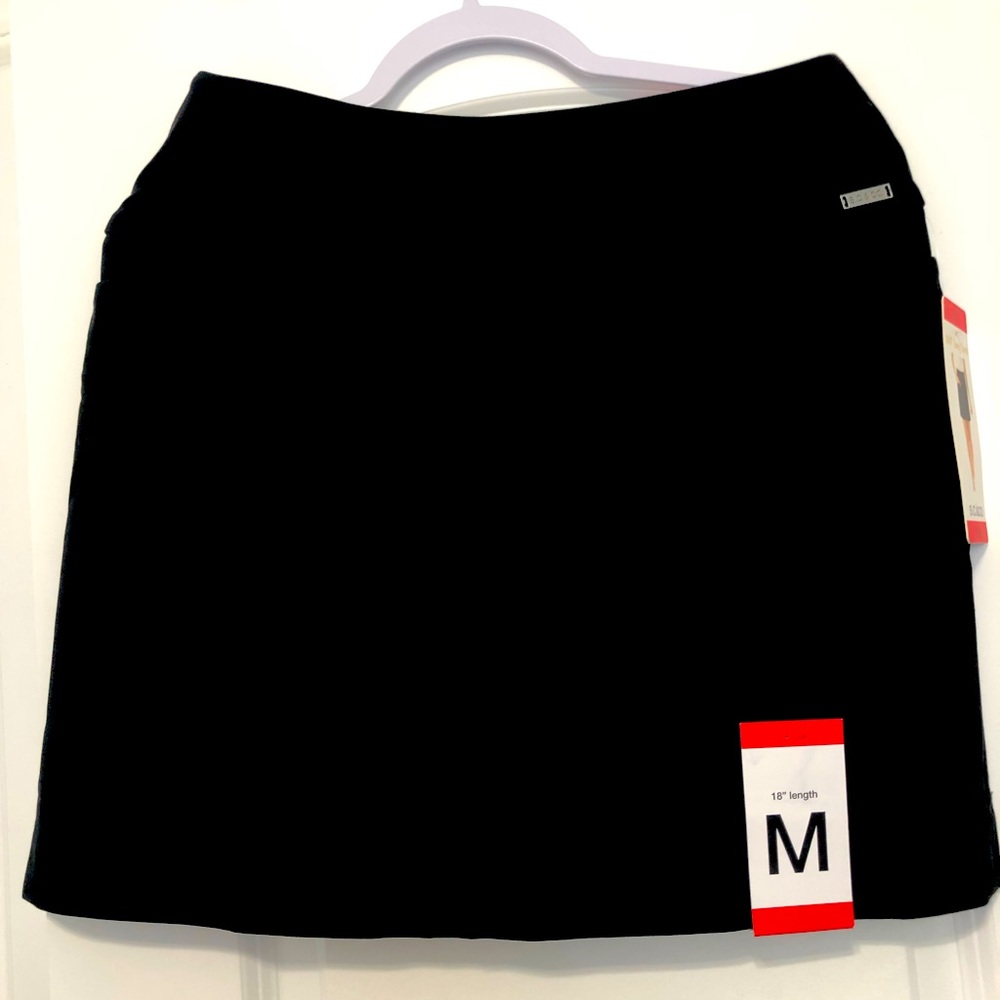S.C. & CO. Black Skort (Skirt/Shorts) Size Medium with Tunny Control, 18”